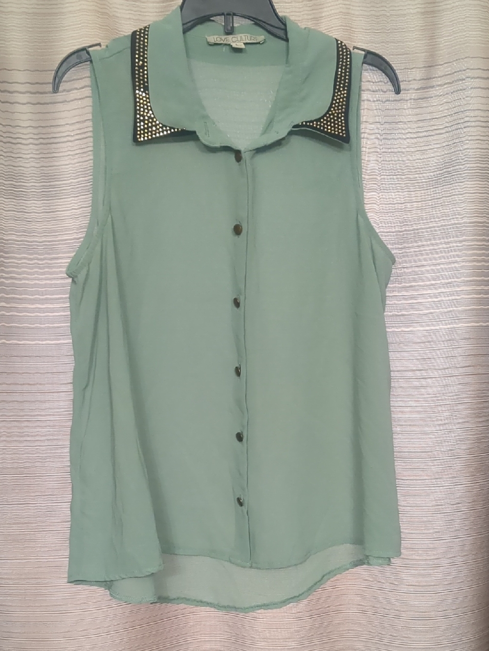Love Culture Mint Green Sleeveless Button-Down with Studded Black Collar